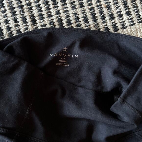 Danskin Size small Black athletic wear leggings - Picture 6 of 6